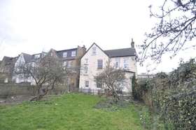 5 Bedroom Semi-Detac...