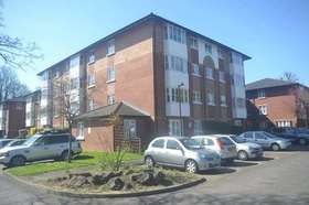 Beechwood Grove  London, W3 7H...