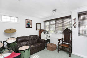5 Bedroom Semi-Detac...