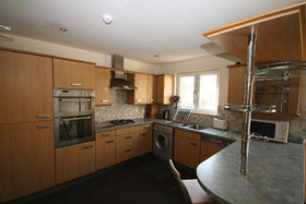 4 Bedroom Semi-Detac...