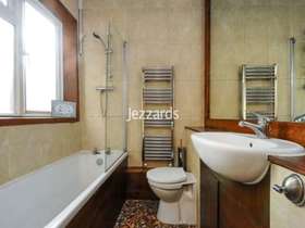 2 Bedroom Ground Fla...