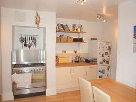 2 Bedroom Ground Fla...