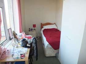 4 Bedroom Semi-Detac...