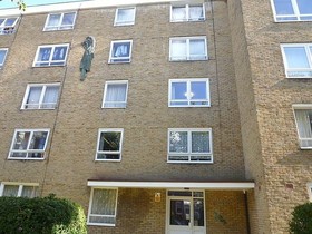 1 Altyre Road  East Croydon, C...