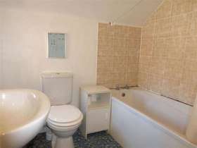 3 Bedroom End of Ter...