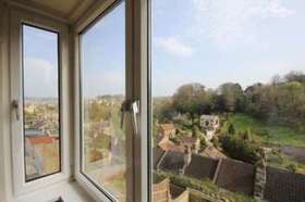 4 Bedroom Semi-Detac...