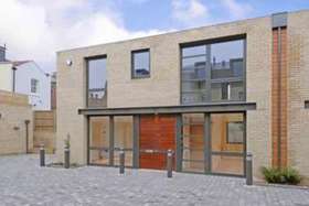 5 Bedroom Semi-Detac...