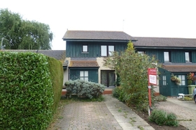 2 Bedroom End of Ter...