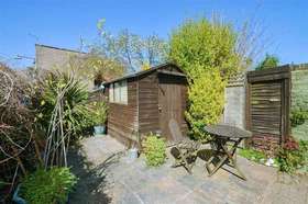 2 Bedroom End of Ter...