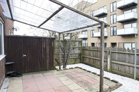 3 Bedroom End of Ter...