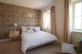3 Bedroom End of Ter...
