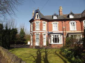 9 Bedroom Semi-Detac...