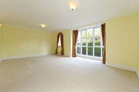 2 Bedroom Ground Fla...