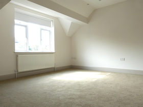 5 Bedroom Semi-Detac...