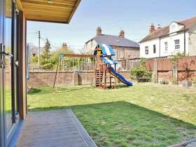 4 Bedroom Town House