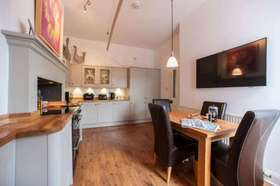 6 Bedroom Detached