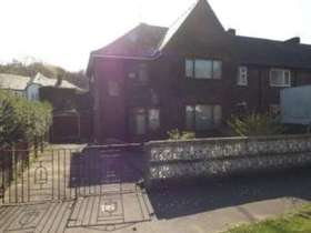 3 Bedroom End of Ter...
