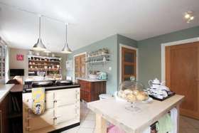 4 Bedroom Detached V...