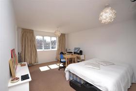 East Finchley, N2 8JF