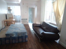 Burgoyne Road  Harringay, N4 1...