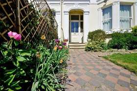 5 Bedroom Semi-Detac...