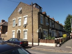 4 Bedroom End of Ter...