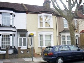 Junction Road  Edmonton, N9 7J...