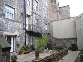2 Bedroom Flat
