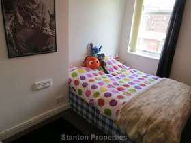 3 Bedroom End of Ter...