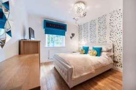 4 Bedroom Detached V...