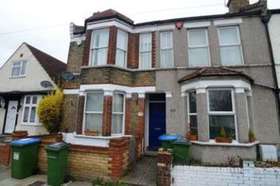 2 Bedroom End of Ter...
