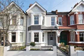 5 Bedroom Terraced