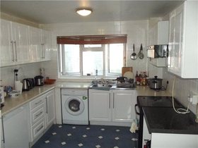 3 Bedroom End of Ter...