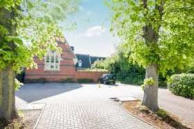 3 Bedroom Semi-Detac...