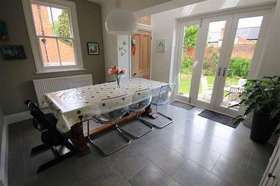 5 Bedroom Semi-Detac...