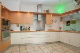 4&nbsp;Bedroom&nbsp;Terraced