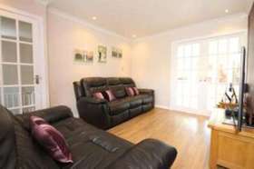 2 Bedroom End of Ter...