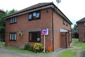 1 Bedroom End of Ter...