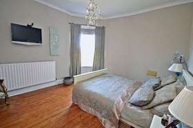 3 Bedroom End of Ter...