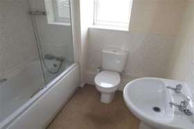 3 bedroom Flat to rent