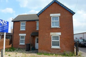 1 Bedroom Detached