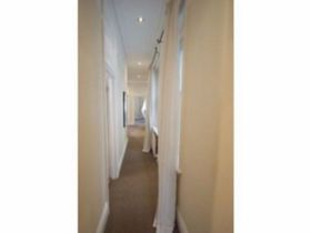 5 Bedroom House Shar...