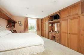 6 Bedroom Property