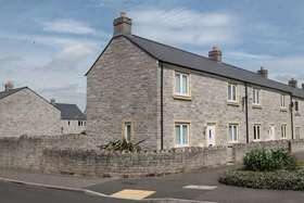 3 Bedroom End of Ter...