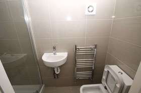 4 Bedroom Semi-Detac...