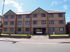 Lancing, BN15 8AU