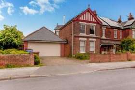 5&nbsp;Bedroom&nbsp;Semi-Detac...