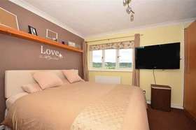 2&nbsp;Bedroom&nbsp;End of Ter...