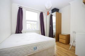 4 bedroom Flat to rent