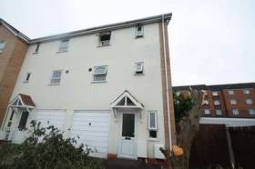 3 bedroom Semi-Detached to rent